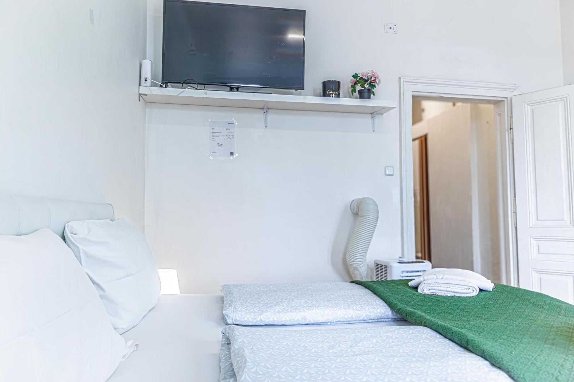 Apartment Homely Near Millenium Tower Wien